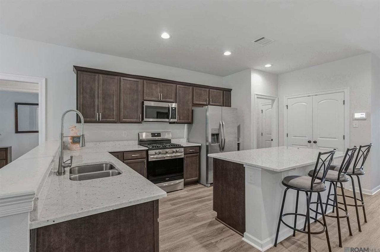 39110 Forestwood Dr - Photo 3 of 23