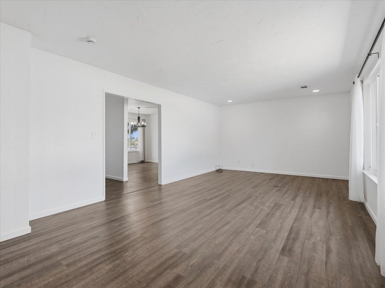 2224 N Bethel Ave - Photo 4 of 34