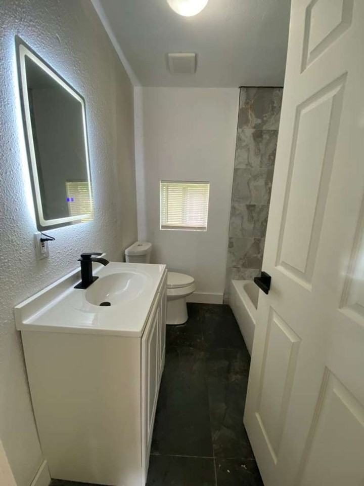 9313 Sandra St - Photo 4 of 15