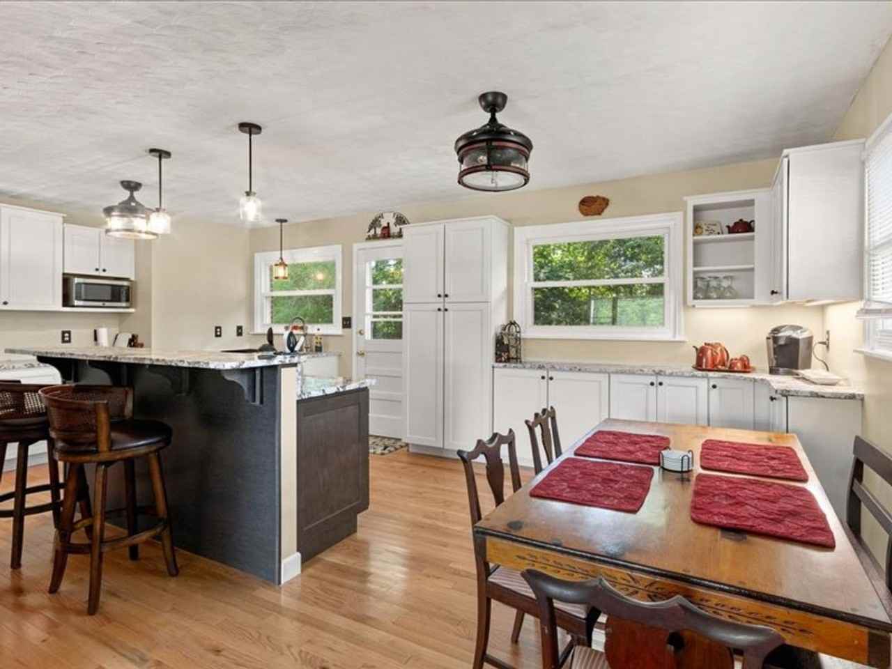549 N Country Club Rd - Photo 5 of 15