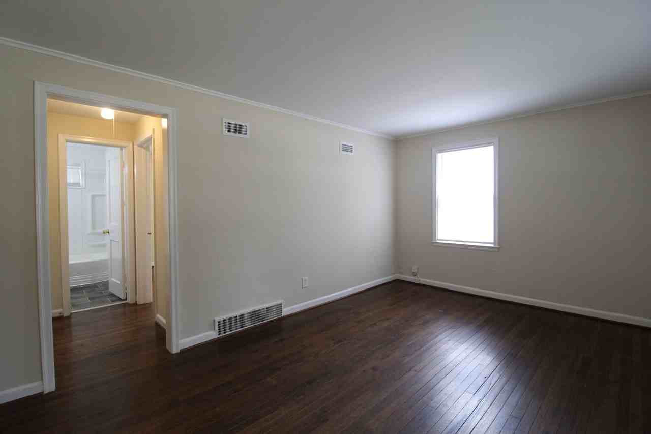 4420 S Parkway Dr - Photo 2 of 8