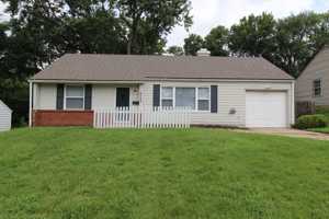 featured image of 2722 W 76th St
