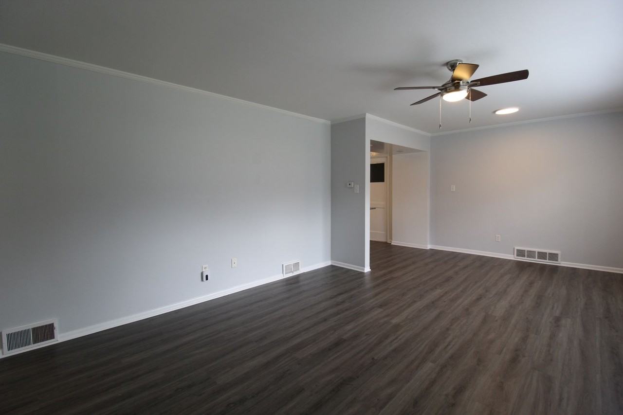 2722 W 76th St - Photo 3 of 17