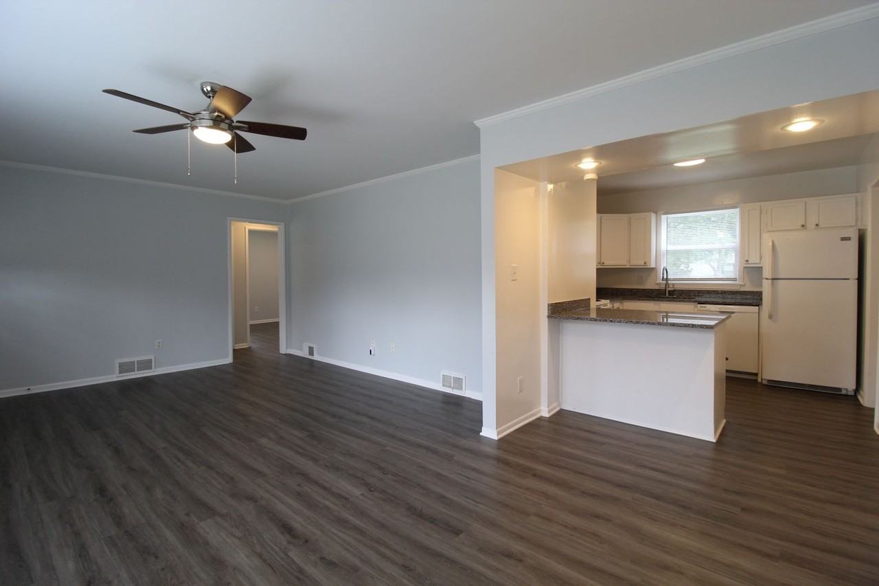 2722 W 76th St - Photo 5 of 17