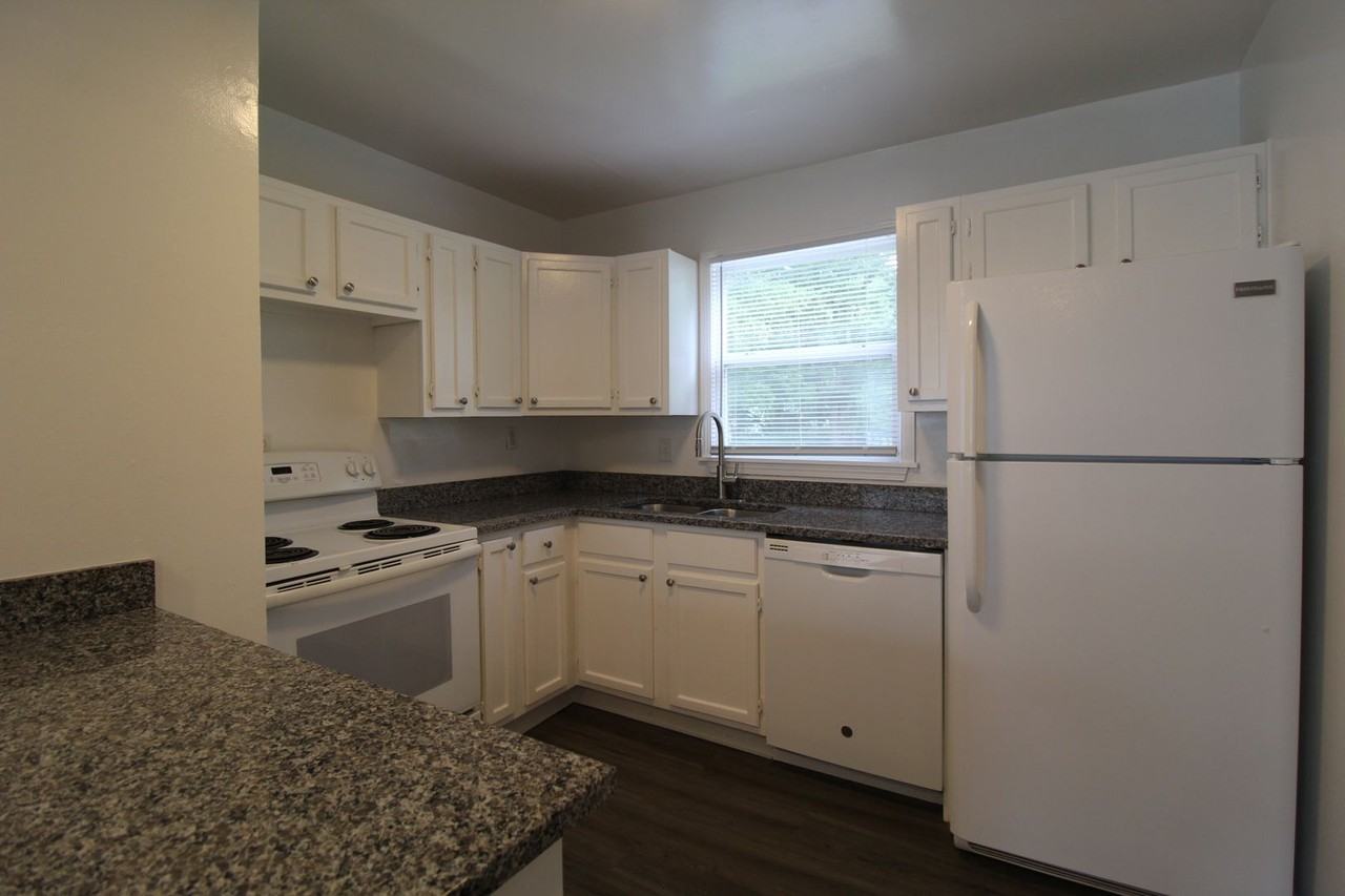 2722 W 76th St - Photo 7 of 17