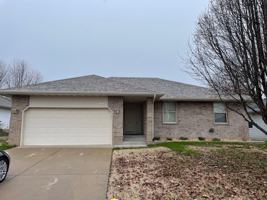 featured image of 834 S Mahn Ave