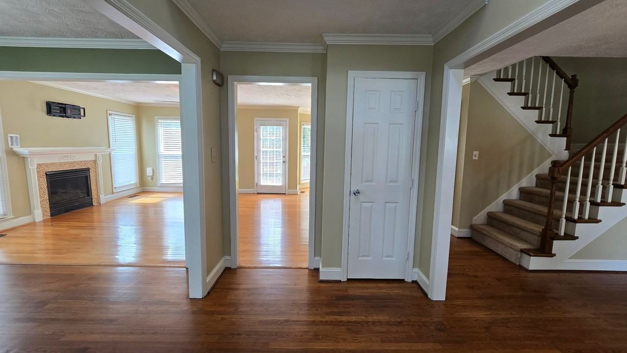 4488 Penhurst Ct - Photo 7 of 48