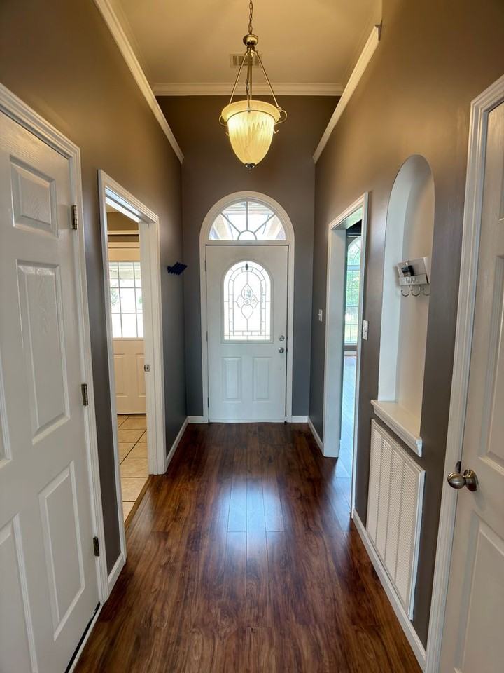 5104 Deerfield Dr - Photo 2 of 19