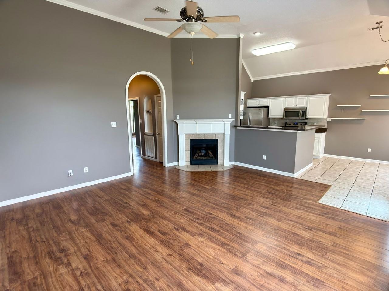 5104 Deerfield Dr - Photo 3 of 19