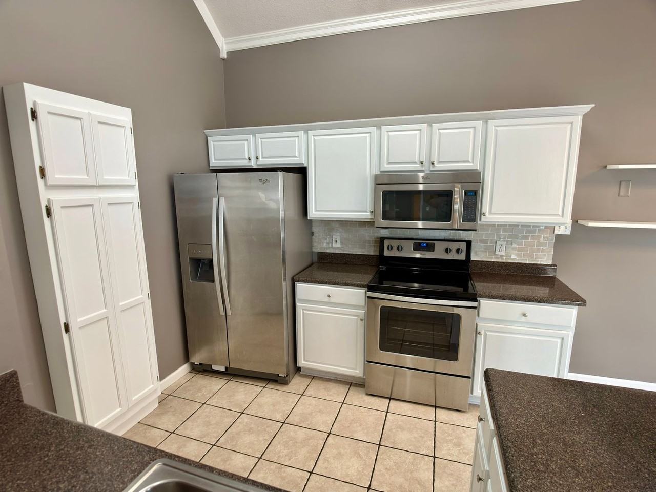 5104 Deerfield Dr - Photo 6 of 19