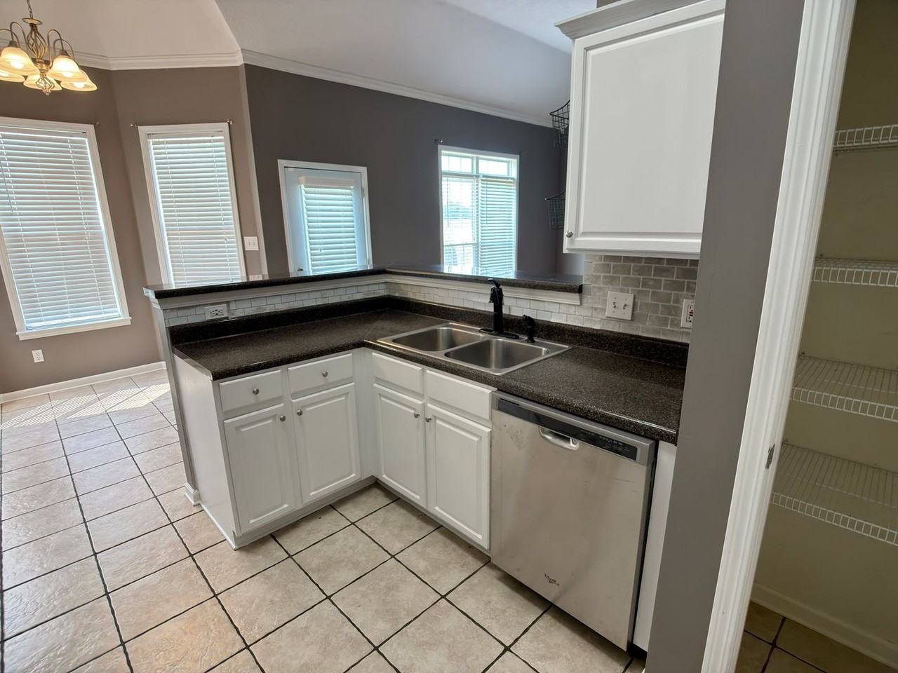 5104 Deerfield Dr - Photo 7 of 19