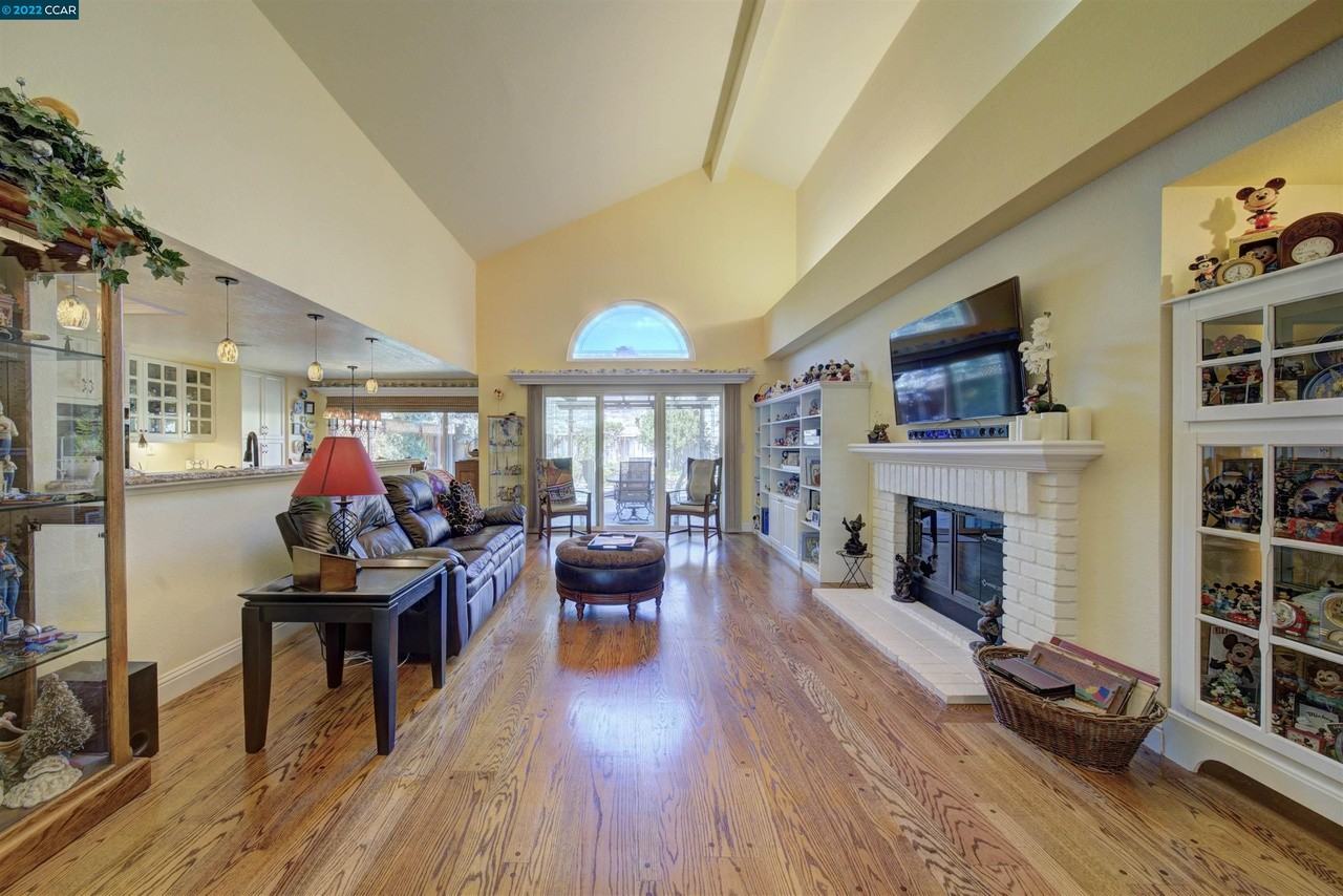 3000 Marble Canyon Place - Photo 4 of 47