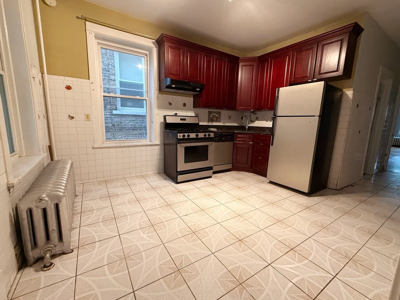 4527 N Christiana Floor 1 - Photo 5 of 8