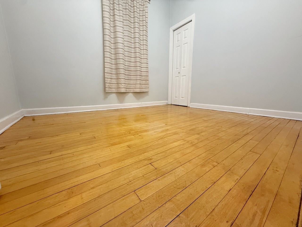 4527 N Christiana Floor 1 - Photo 2 of 8