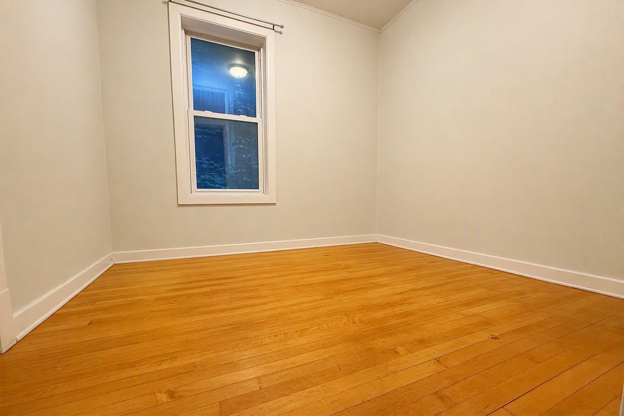 4527 N Christiana Floor 1 - Photo 4 of 8