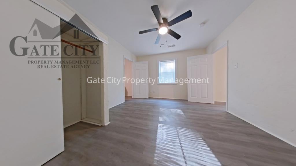 1513 Wendell Ave Apt A - Photo 6 of 9