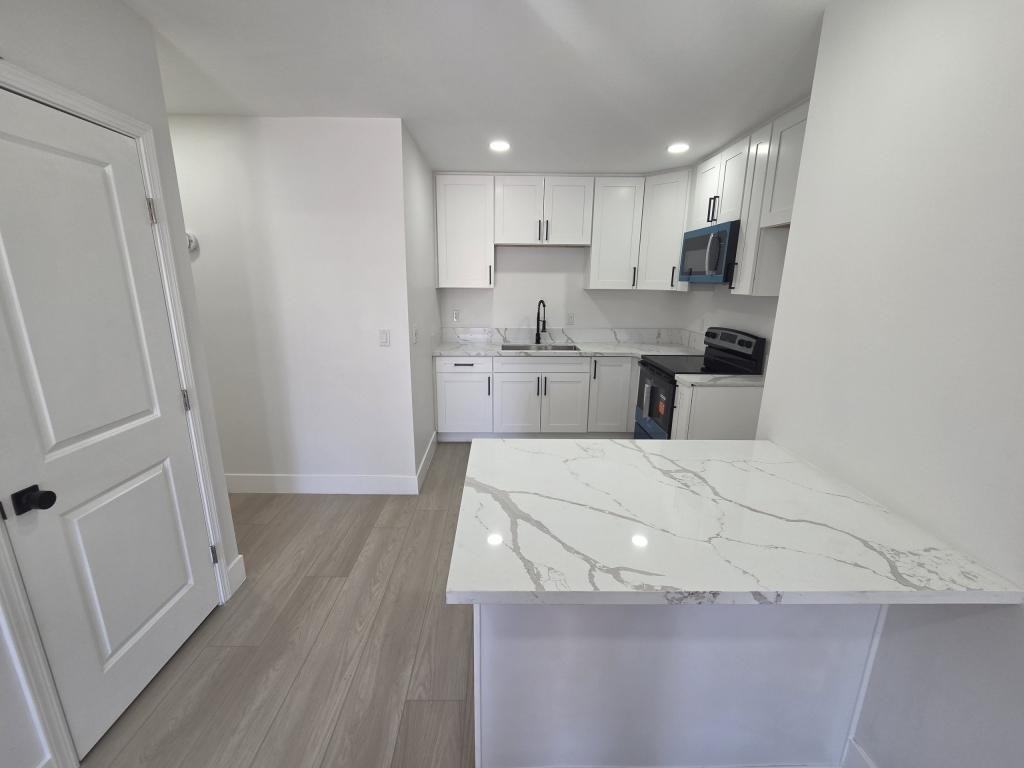 2838 Washington St - Photo 2 of 8