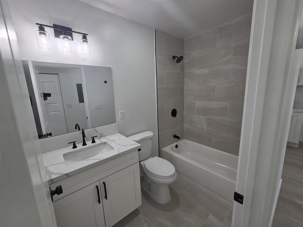 2838 Washington St - Photo 6 of 8