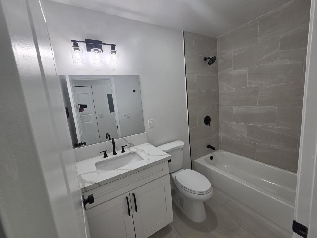 2838 Washington St - Photo 7 of 8