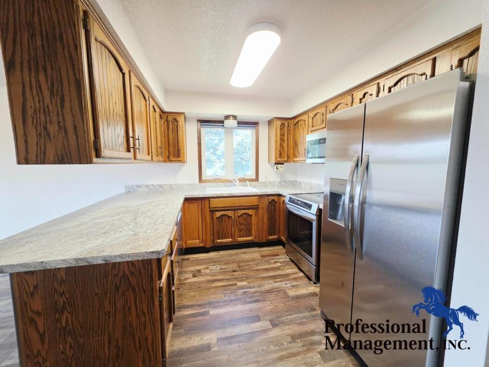 618 Sahara Dr - Photo 5 of 15