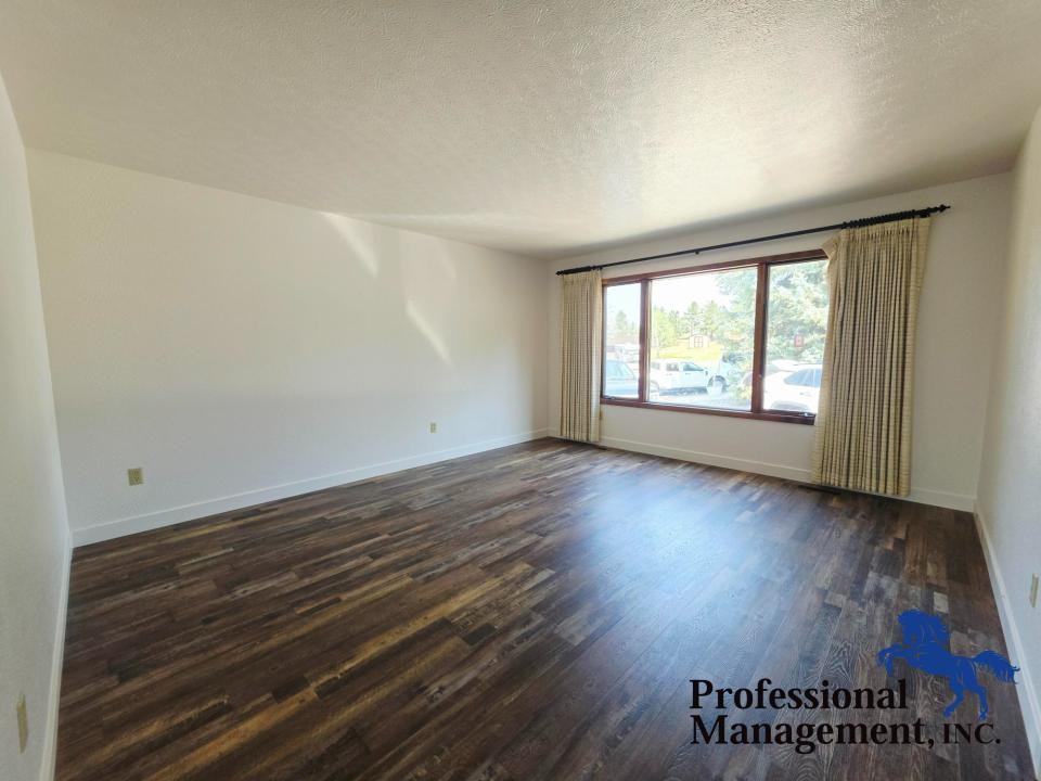 618 Sahara Dr - Photo 7 of 15