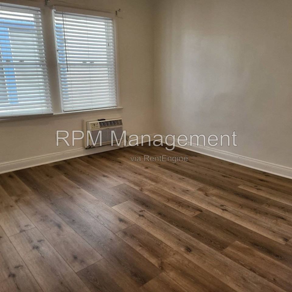 831 1 3 N Formosa Ave #831 - Photo 7 of 10