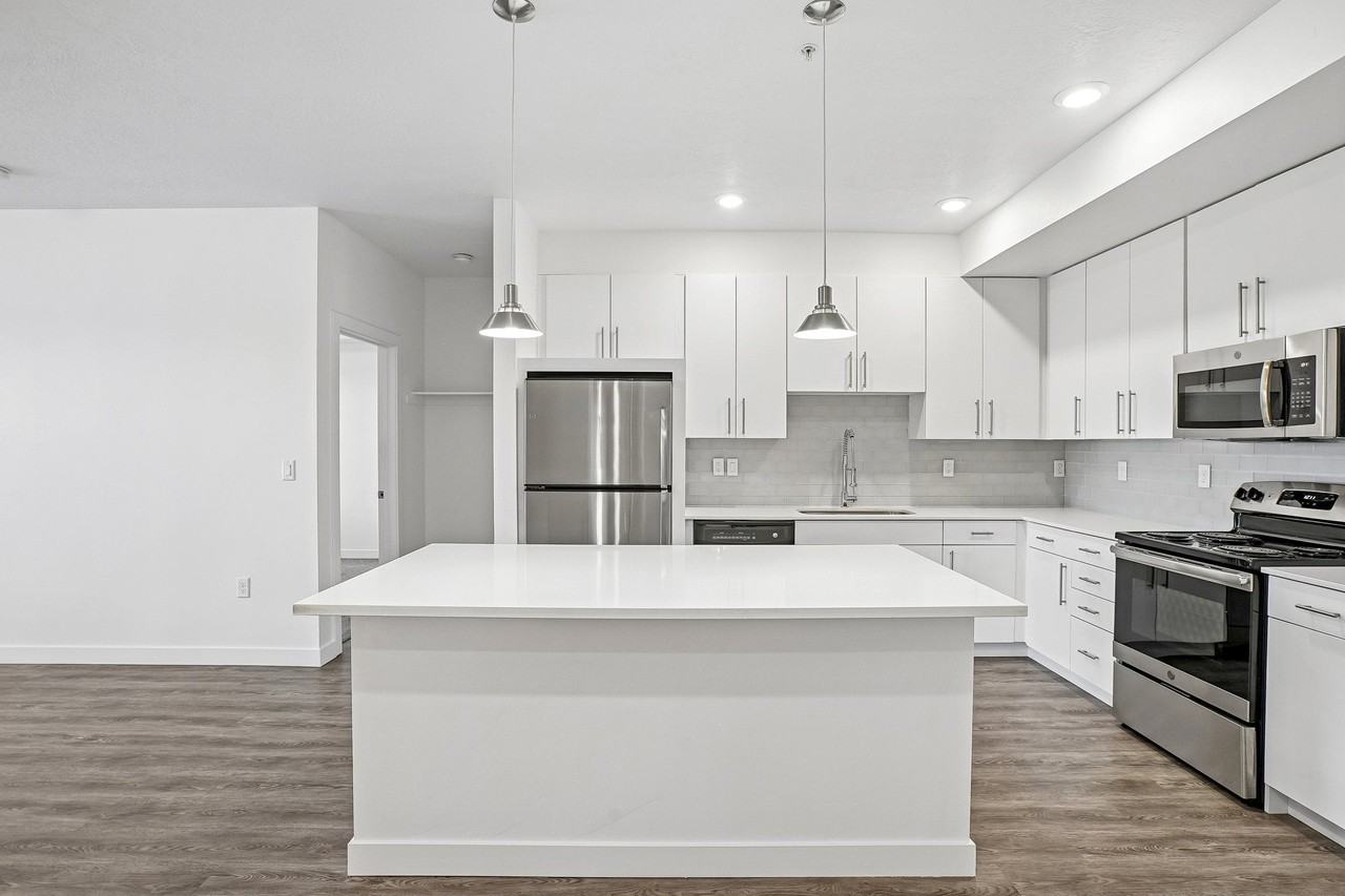 Rockpoint Apartments - Photo 6 of 30