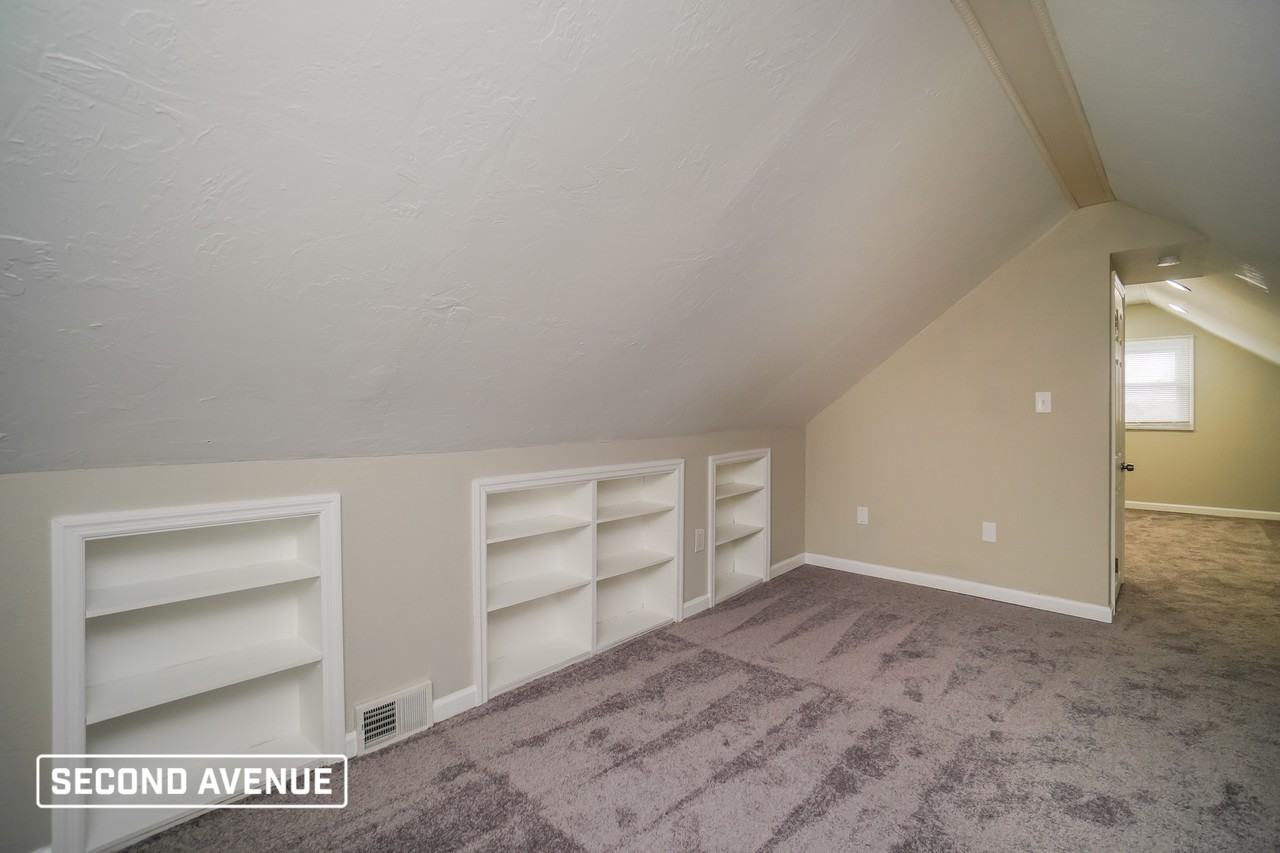 96 N Broadway Ave - Photo 6 of 13