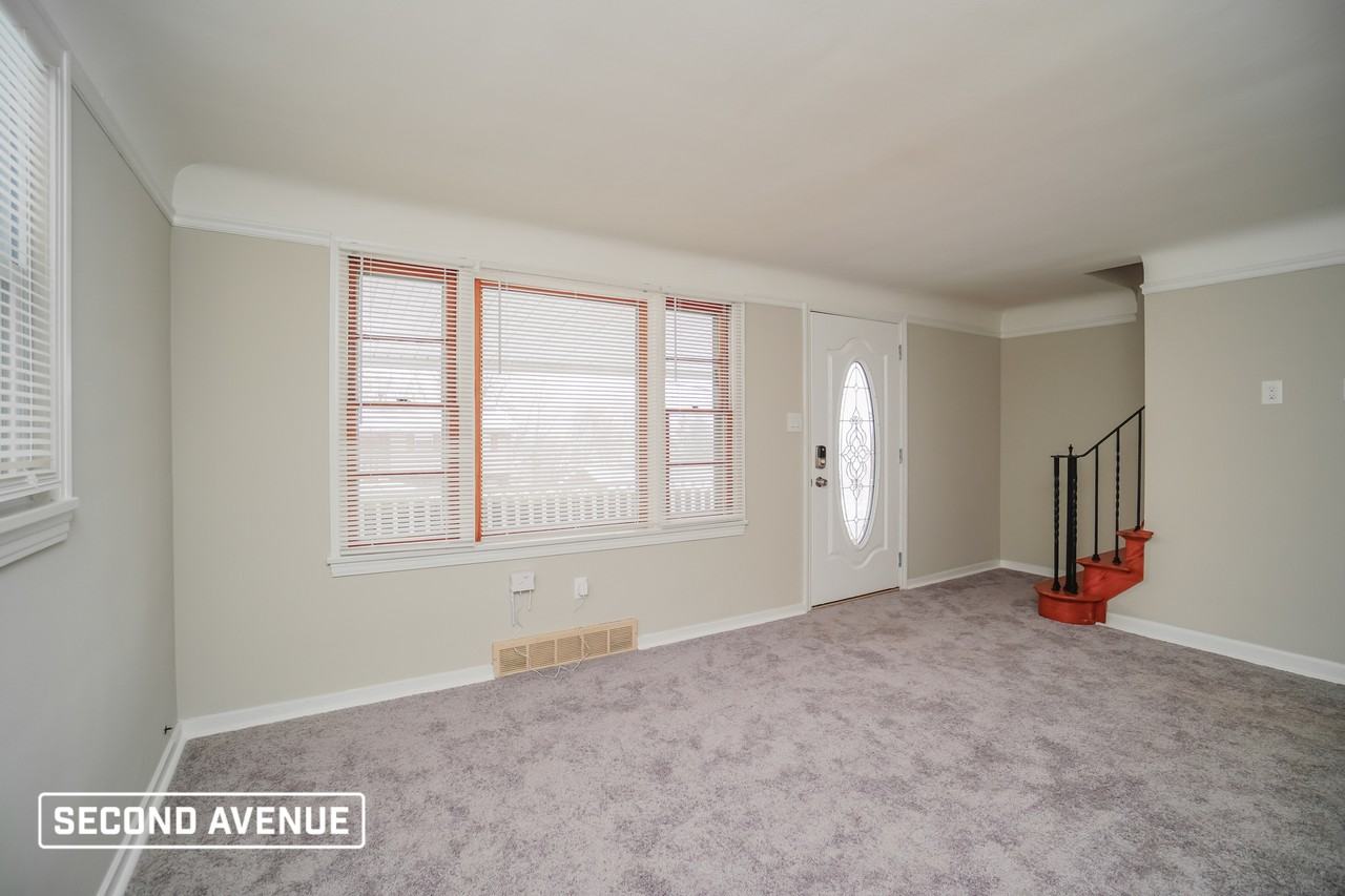 96 N Broadway Ave - Photo 7 of 13