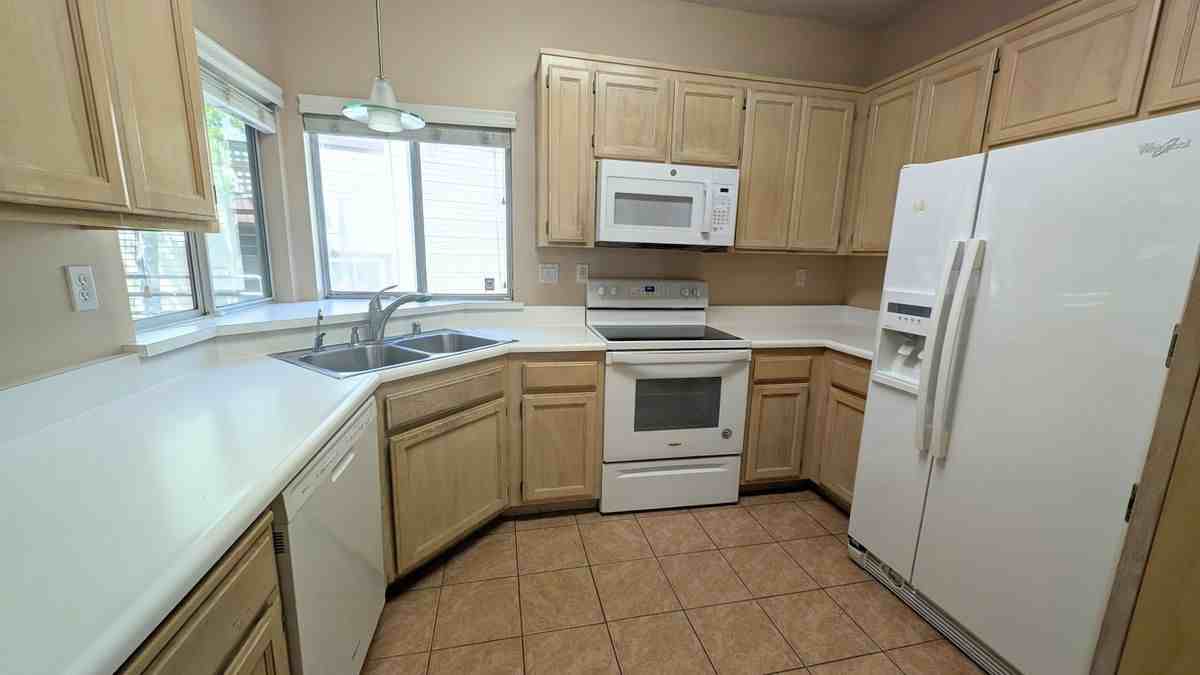 143 Tuscany Ct - Photo 4 of 18
