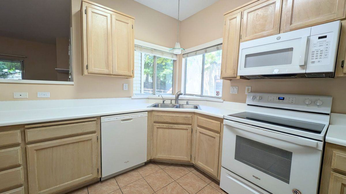 143 Tuscany Ct - Photo 5 of 18