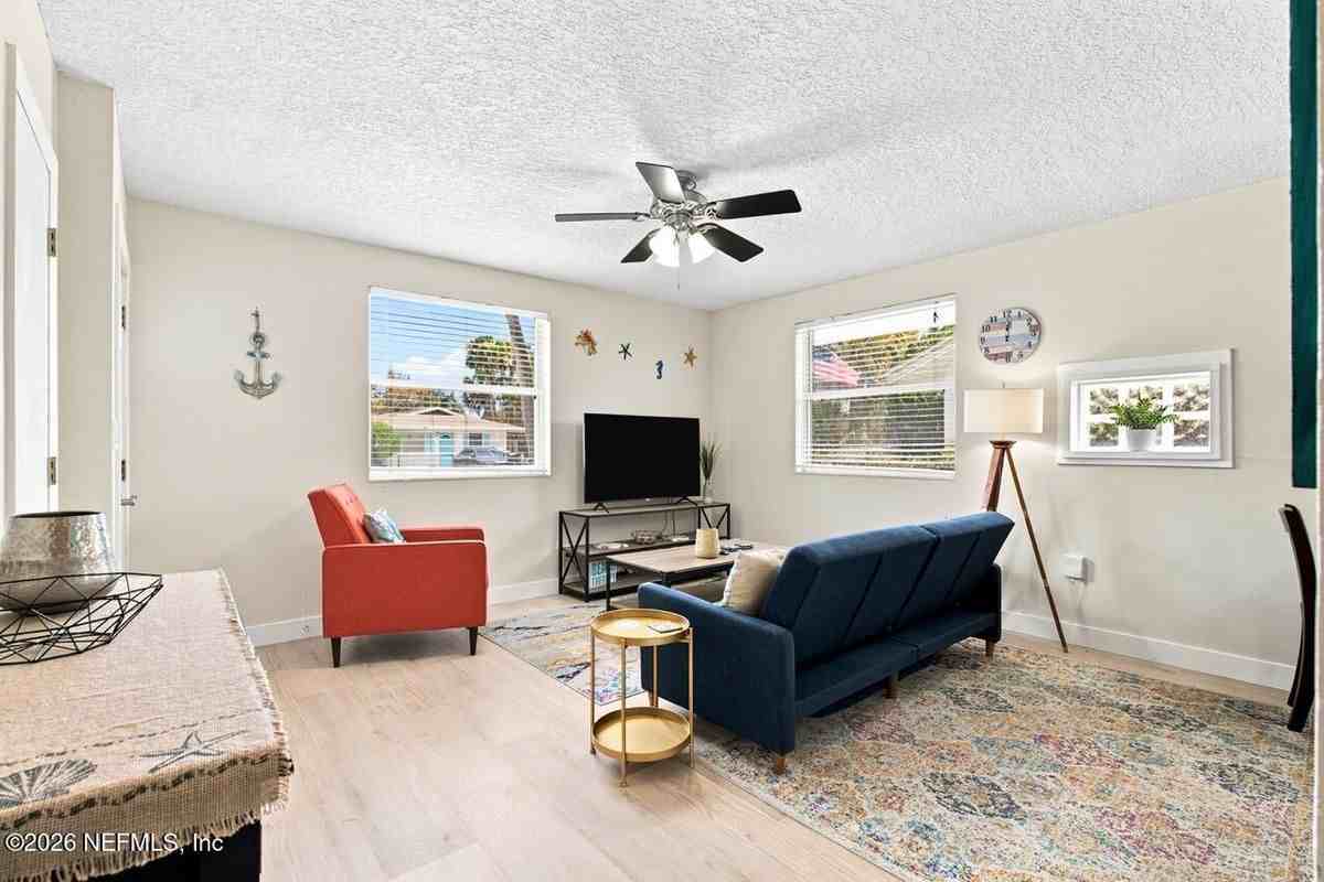 420 7th Ave S - Photo 4 of 24