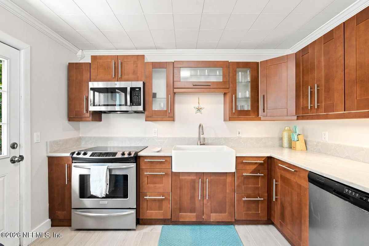 420 7th Ave S - Photo 7 of 24