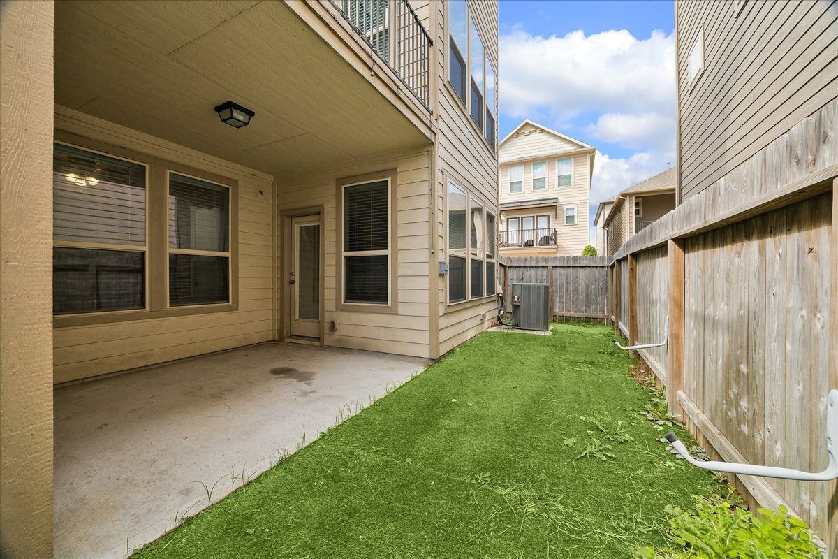 8612 Cedardale Park Dr - Photo 2 of 11