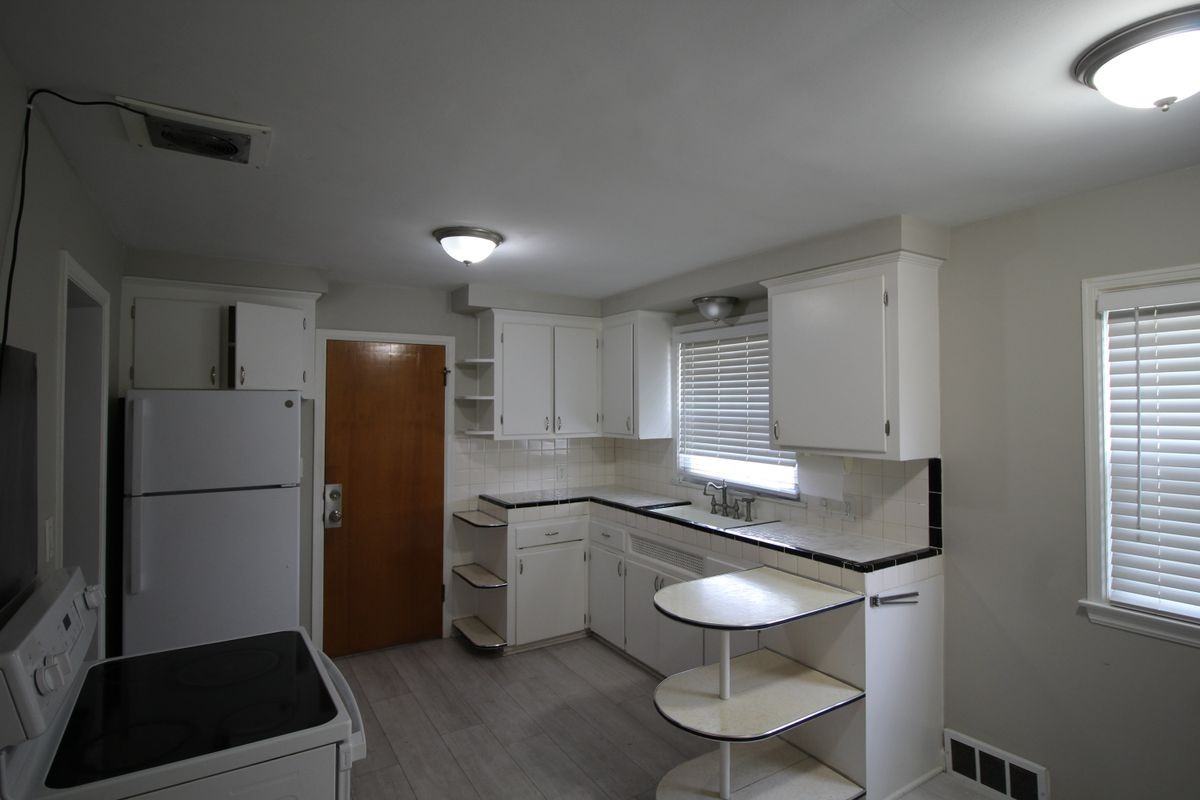 10427 S Morrow Cir - Photo 2 of 11