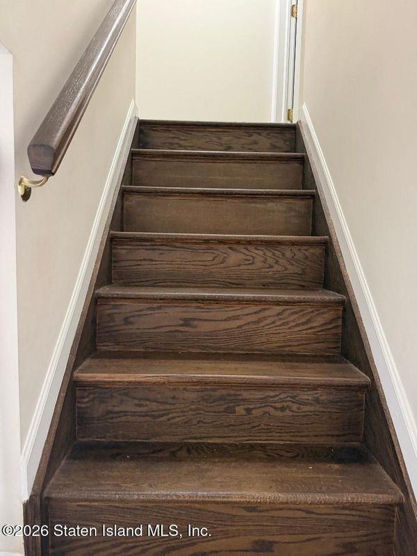 564 Oder Ave - Photo 4 of 16