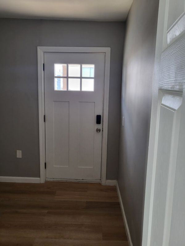 529 Warren St - Photo 4 of 4