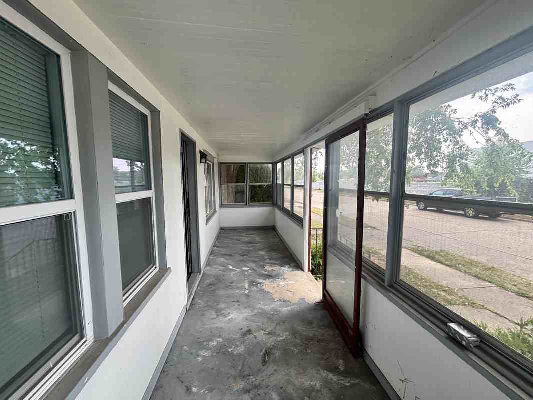 24300 Melrose Ave - Photo 2 of 17