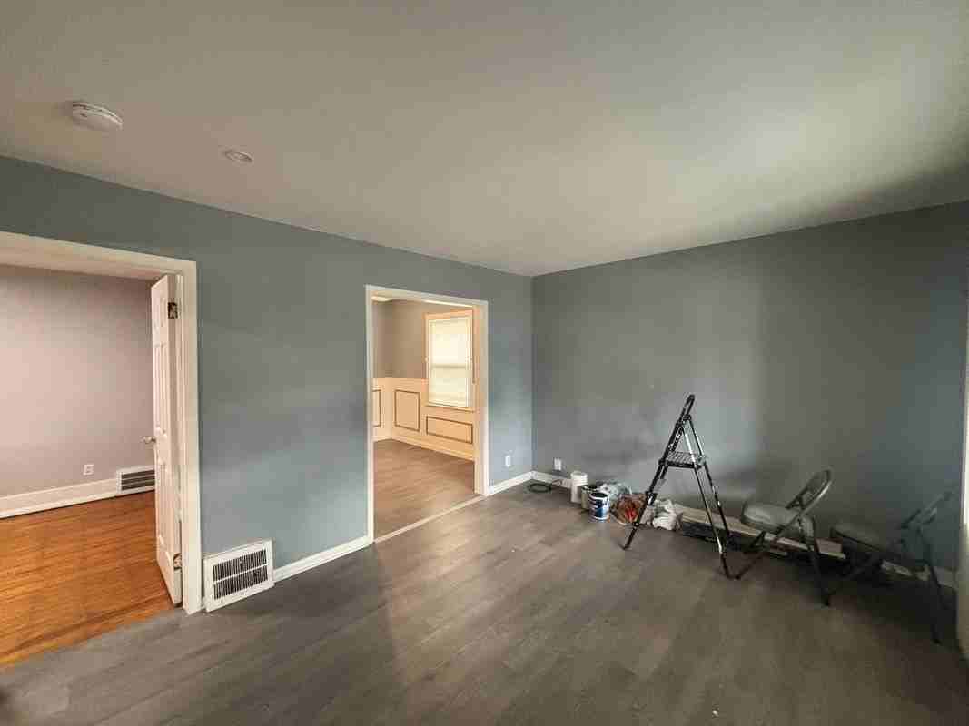 24300 Melrose Ave - Photo 4 of 17