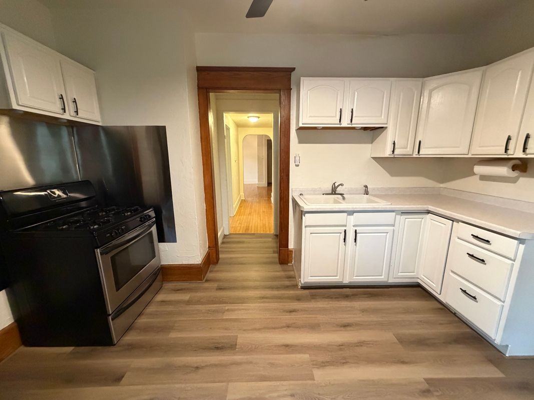 525 S Quincy St - Photo 2 of 13