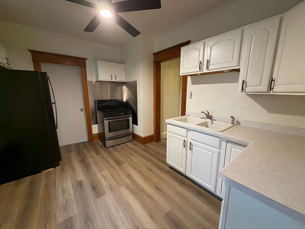 525 S Quincy St - Photo 4 of 13