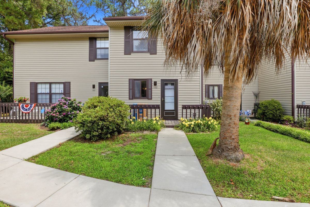 102 Country Club Villa Dr