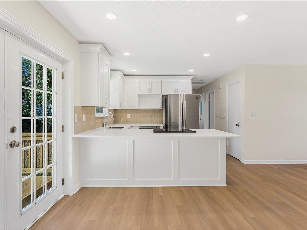 6371 Westbury Rd - Photo 7 of 30