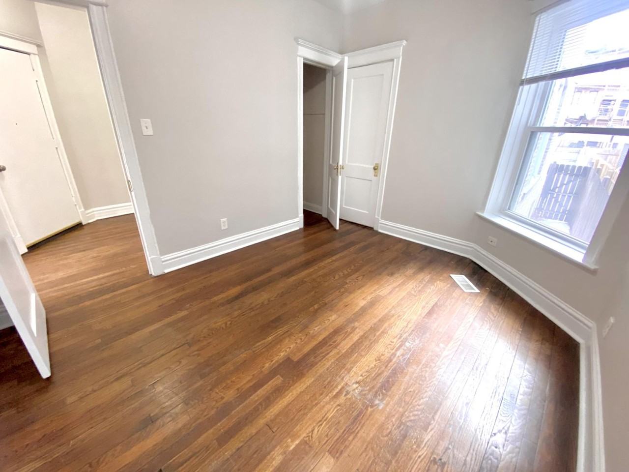 4013 S Calumet Ave #1S - Photo 2 of 10