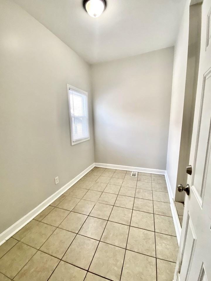 4013 S Calumet Ave #1S - Photo 3 of 10