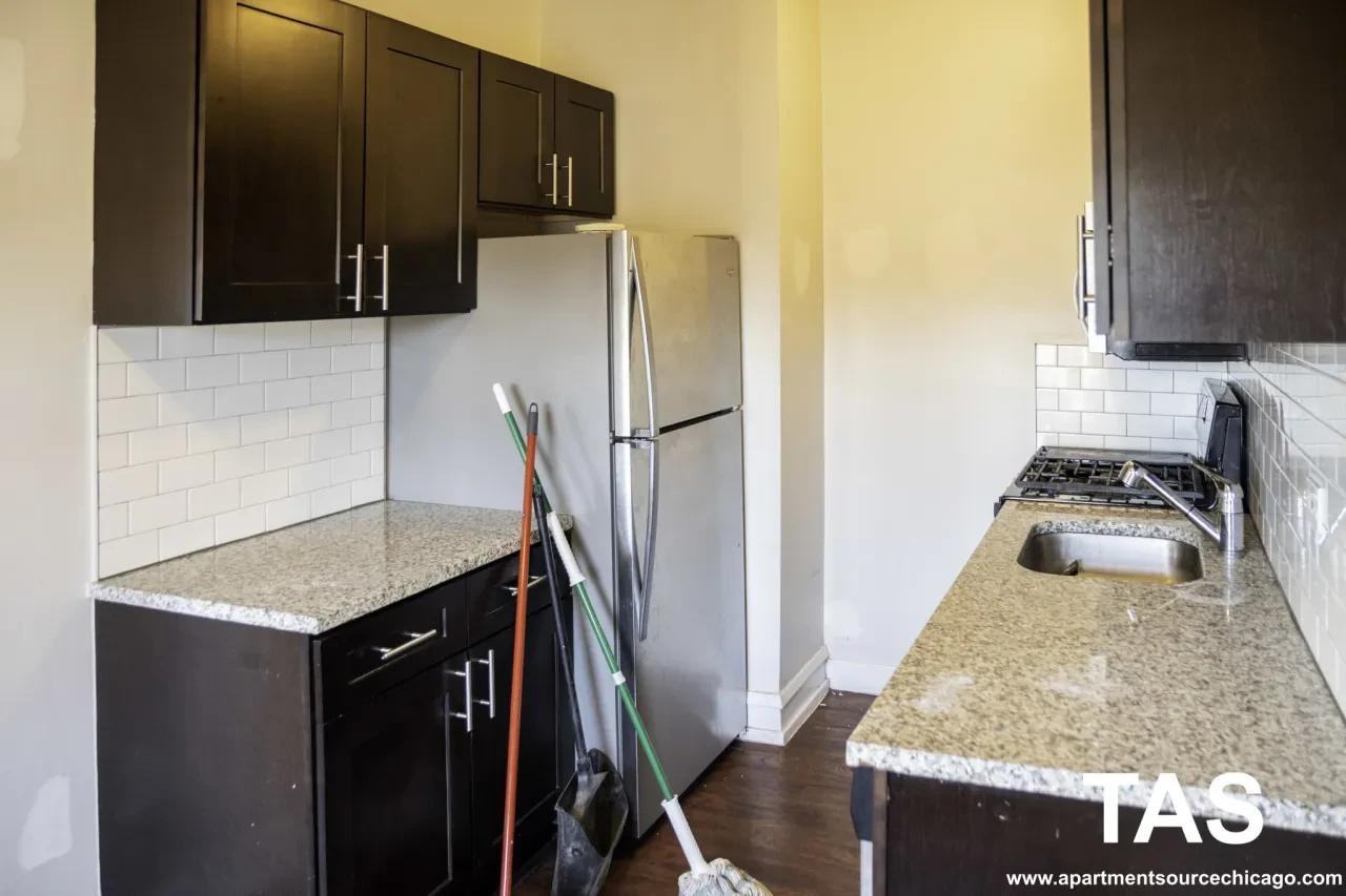 6748 N Ashland Ave #105 - Photo 2 of 11
