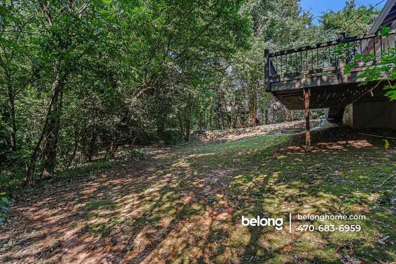 1277 Dunwoody Ln Ne - Photo 4 of 17