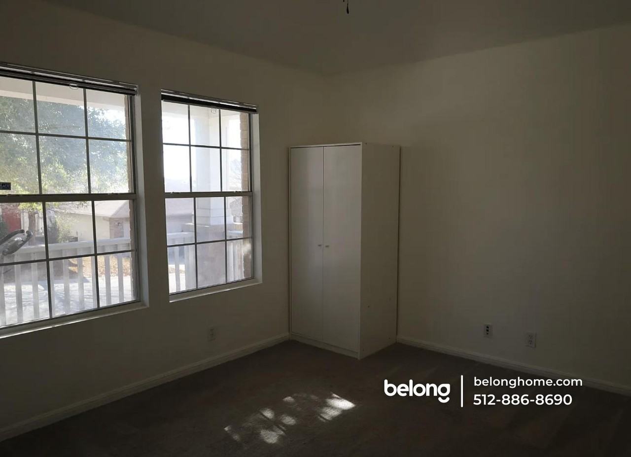 4800 Fort Moultrie Ln - Photo 4 of 15