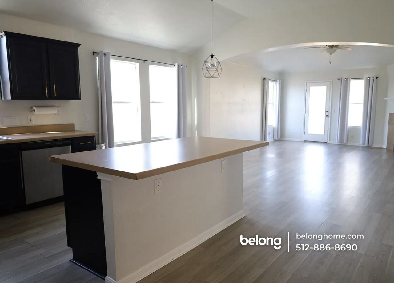 4800 Fort Moultrie Ln - Photo 5 of 15