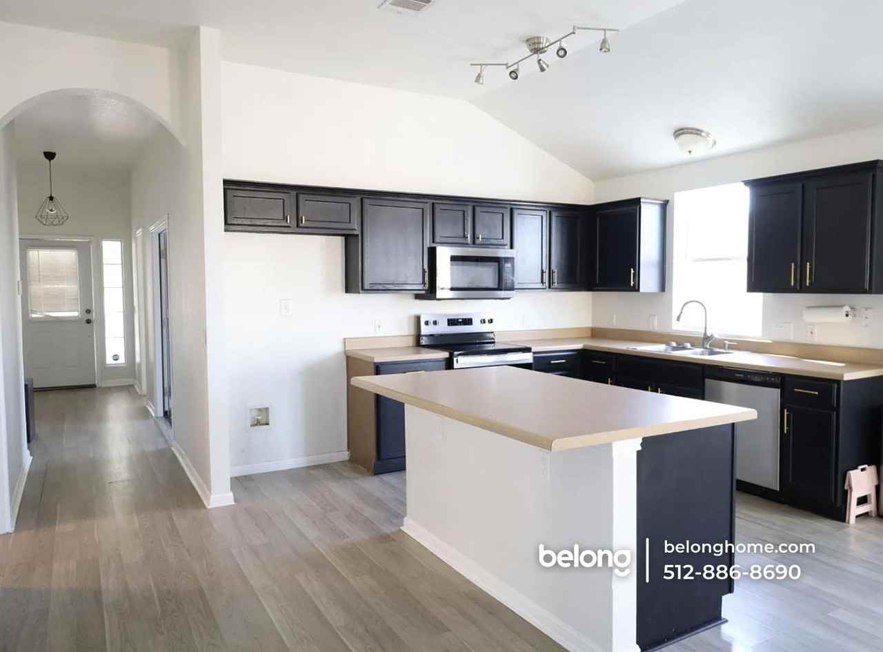4800 Fort Moultrie Ln - Photo 6 of 15